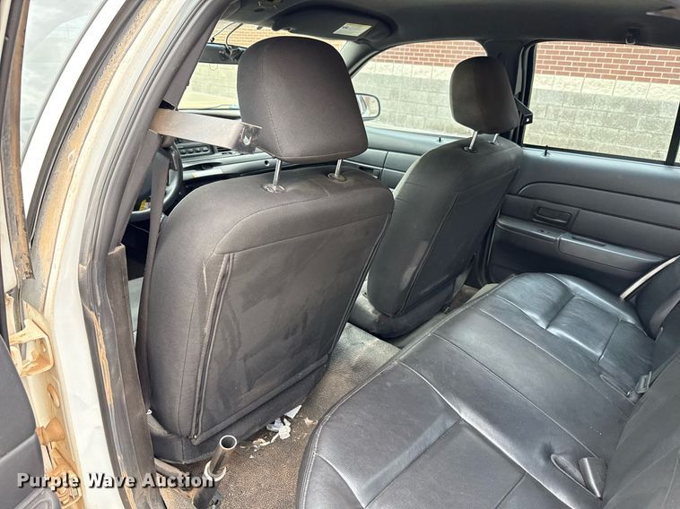 image for item EJ4602 2010 Ford Crown Victoria Police Interceptor 