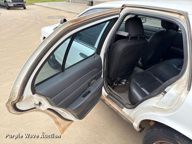 image for item EJ4602 2010 Ford Crown Victoria Police Interceptor 