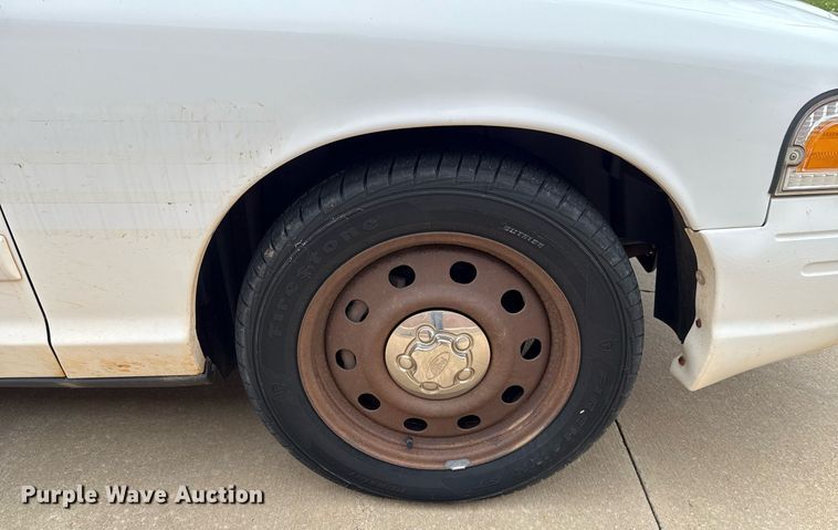 image for item EJ4602 2010 Ford Crown Victoria Police Interceptor 