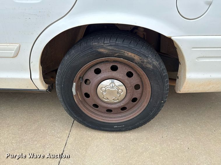 image for item EJ4602 2010 Ford Crown Victoria Police Interceptor 