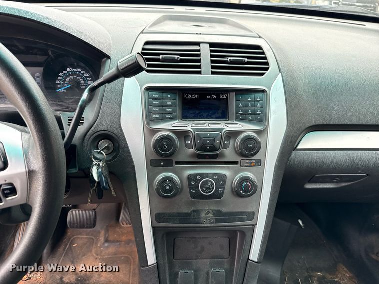 image for item EJ4604 2013 Ford Explorer Police Interceptor SUV