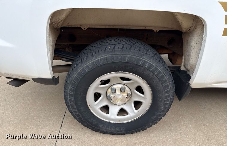 image for item EJ4607 2014 Chevrolet Silverado 1500 Double Cab pickup truck