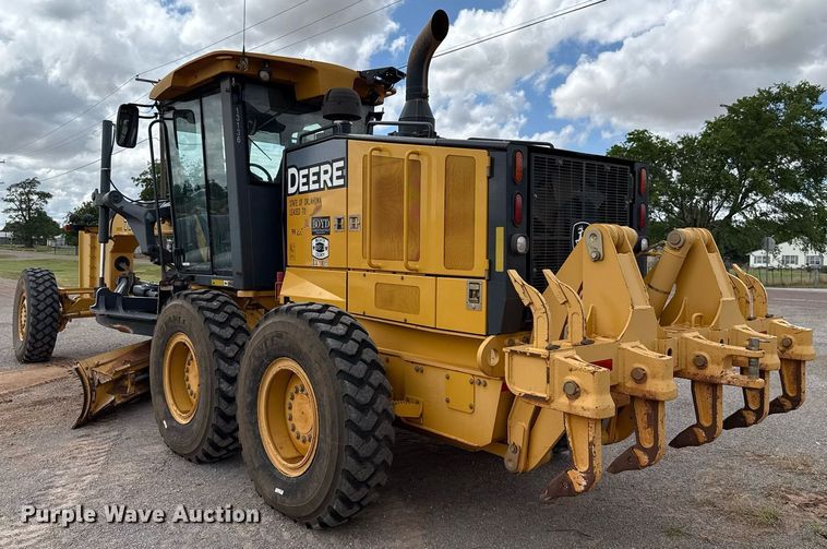 image for item EJ4609 2013 John Deere 772G motor grader