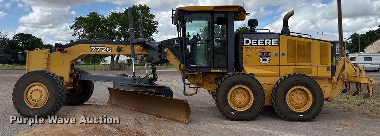image for item EJ4609 2013 John Deere 772G motor grader