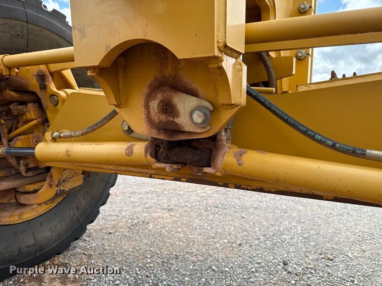 image for item EJ4609 2013 John Deere 772G motor grader