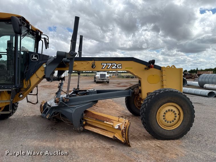image for item EJ4609 2013 John Deere 772G motor grader