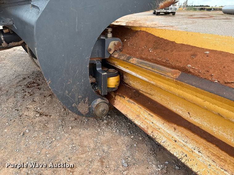 image for item EJ4609 2013 John Deere 772G motor grader