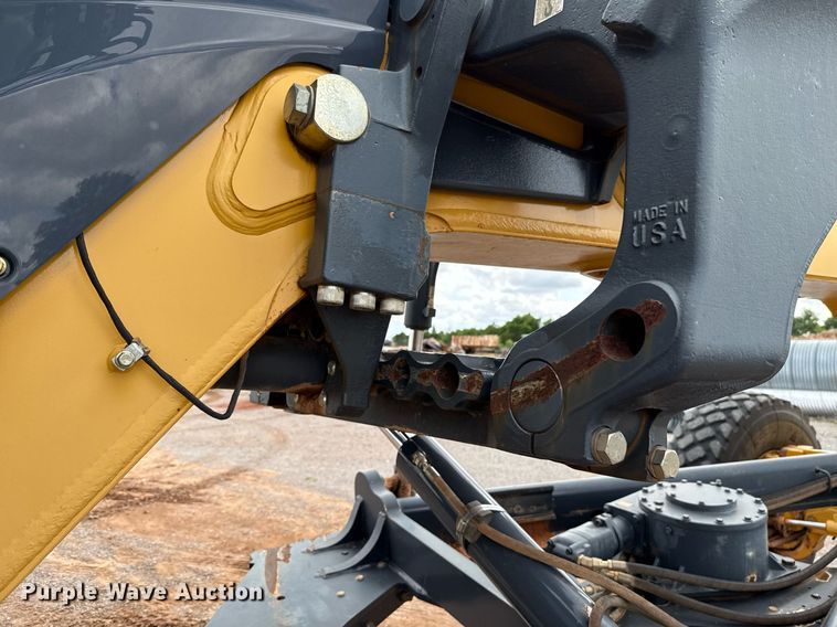 image for item EJ4609 2013 John Deere 772G motor grader