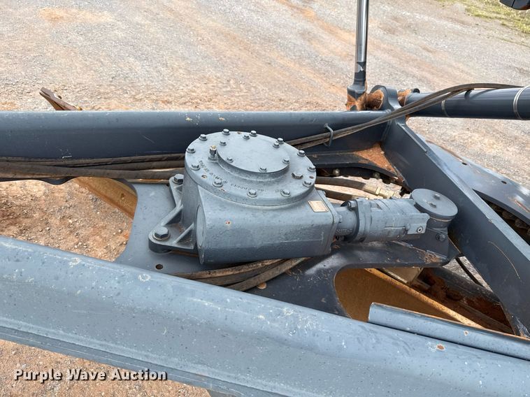 image for item EJ4609 2013 John Deere 772G motor grader