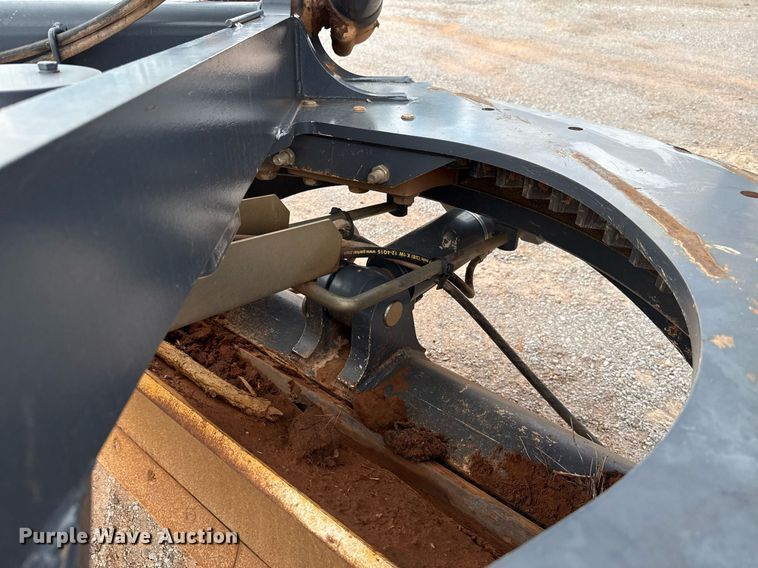 image for item EJ4609 2013 John Deere 772G motor grader