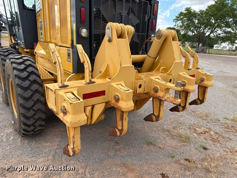 image for item EJ4609 2013 John Deere 772G motor grader