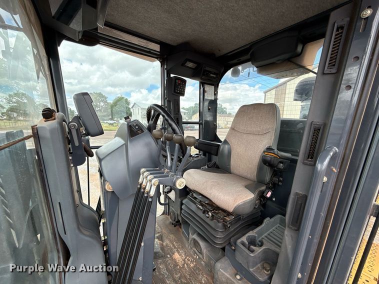 image for item EJ4609 2013 John Deere 772G motor grader