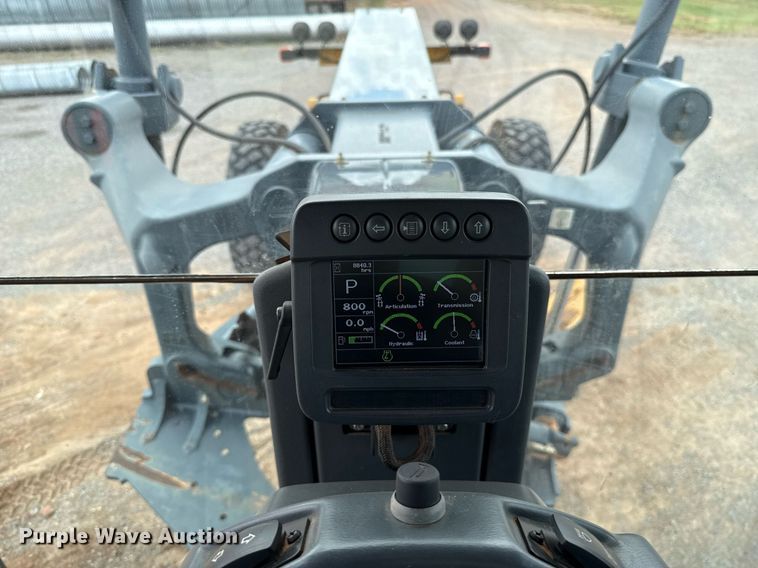 image for item EJ4609 2013 John Deere 772G motor grader