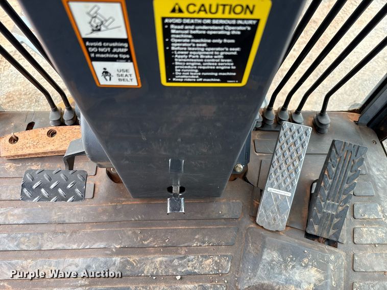 image for item EJ4609 2013 John Deere 772G motor grader