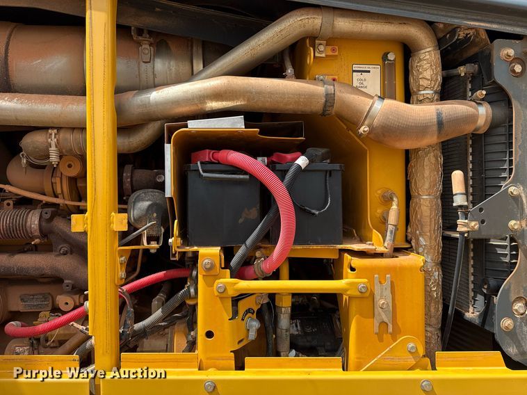 image for item EJ4609 2013 John Deere 772G motor grader