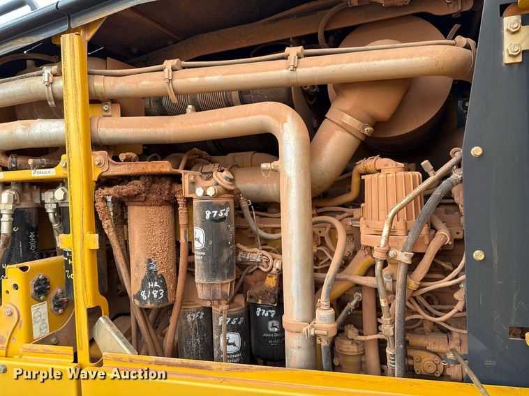 image for item EJ4609 2013 John Deere 772G motor grader