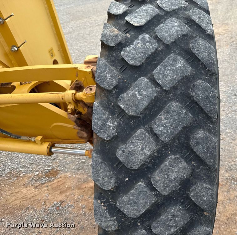 image for item EJ4609 2013 John Deere 772G motor grader