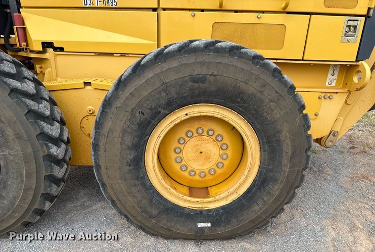 image for item EJ4609 2013 John Deere 772G motor grader