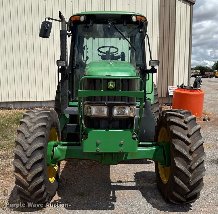 image for item EJ4610 2011 John Deere 7230 MFWD tractor