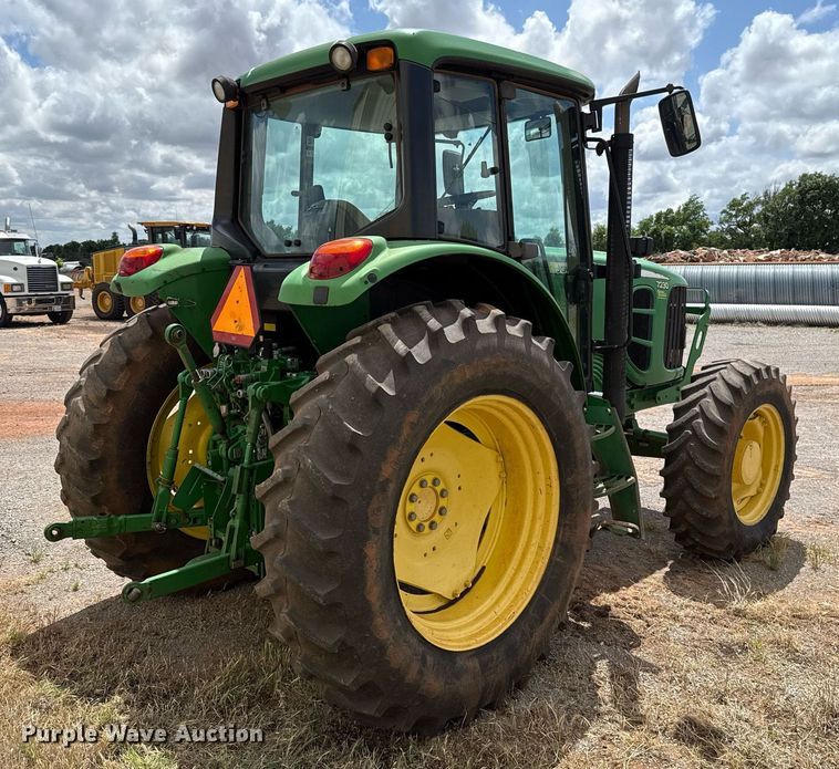 image for item EJ4610 2011 John Deere 7230 MFWD tractor