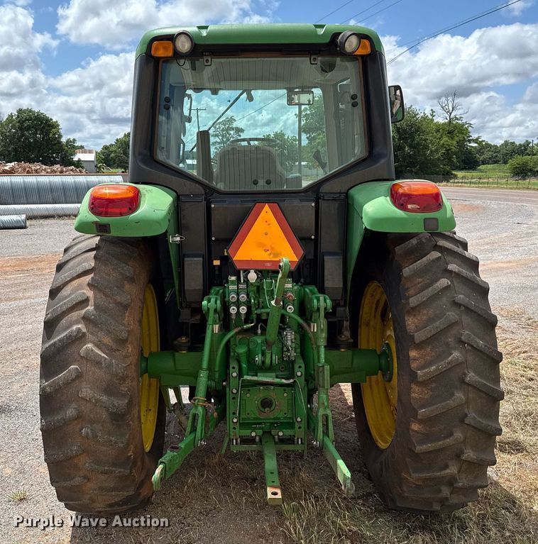 image for item EJ4610 2011 John Deere 7230 MFWD tractor