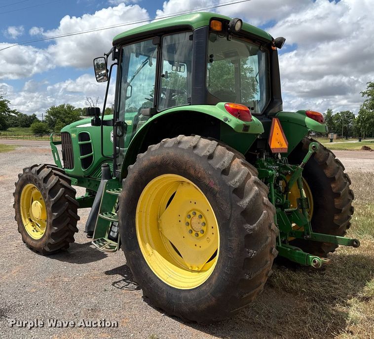 image for item EJ4610 2011 John Deere 7230 MFWD tractor