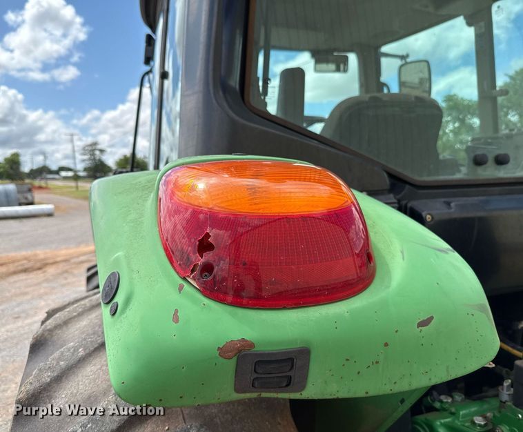 image for item EJ4610 2011 John Deere 7230 MFWD tractor