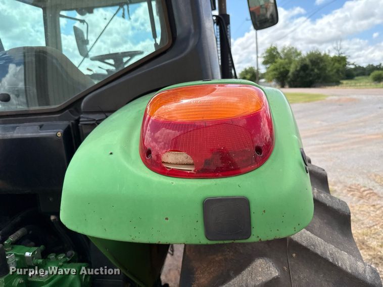 image for item EJ4610 2011 John Deere 7230 MFWD tractor