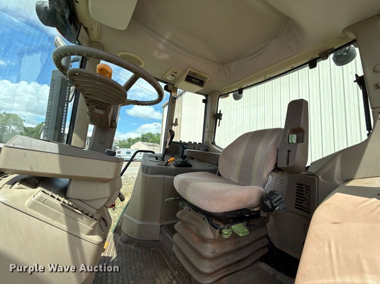 image for item EJ4610 2011 John Deere 7230 MFWD tractor