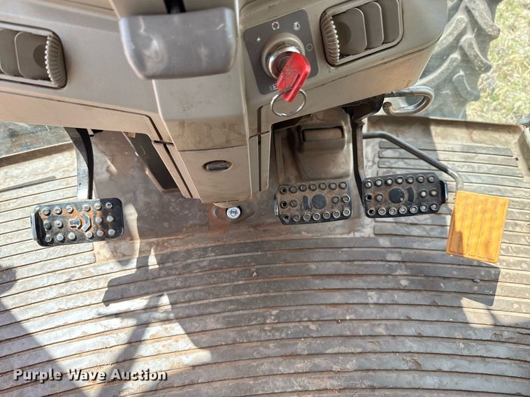 image for item EJ4610 2011 John Deere 7230 MFWD tractor