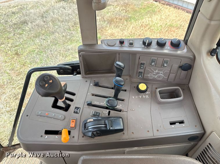 image for item EJ4610 2011 John Deere 7230 MFWD tractor