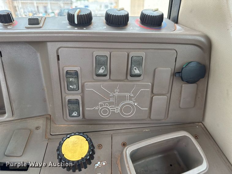 image for item EJ4610 2011 John Deere 7230 MFWD tractor