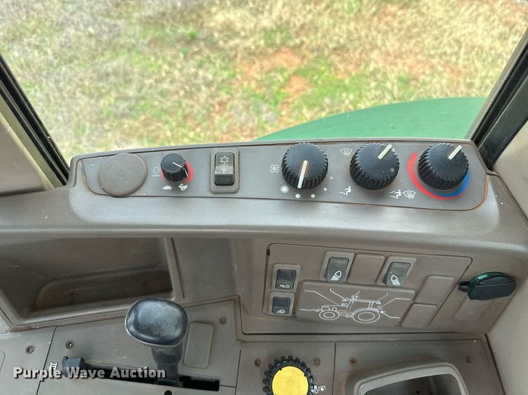 image for item EJ4610 2011 John Deere 7230 MFWD tractor