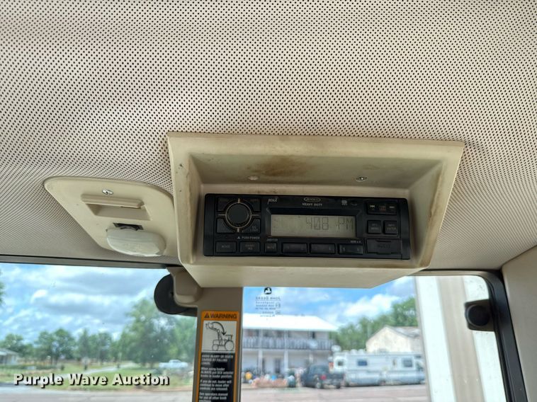 image for item EJ4610 2011 John Deere 7230 MFWD tractor