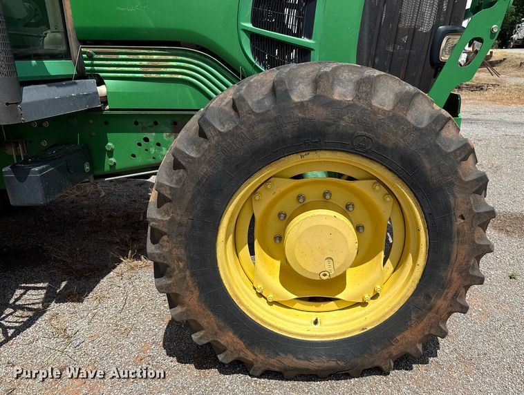 image for item EJ4610 2011 John Deere 7230 MFWD tractor