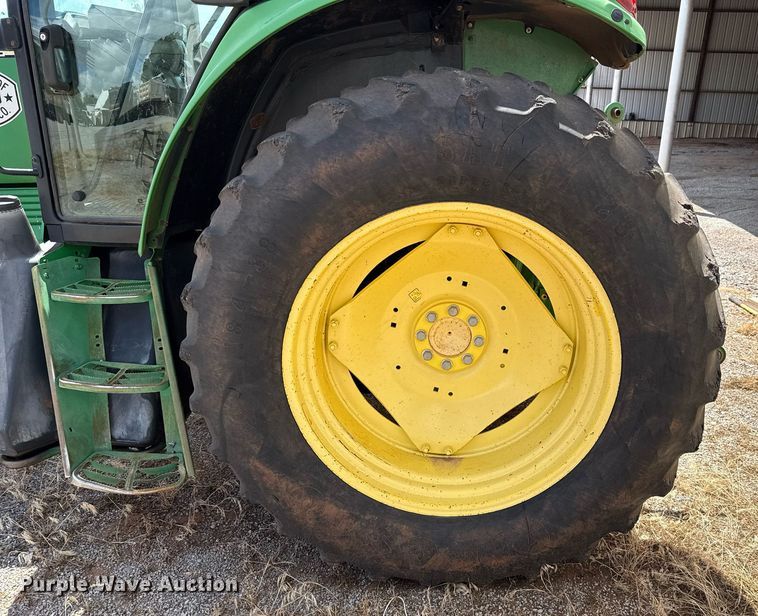 image for item EJ4610 2011 John Deere 7230 MFWD tractor