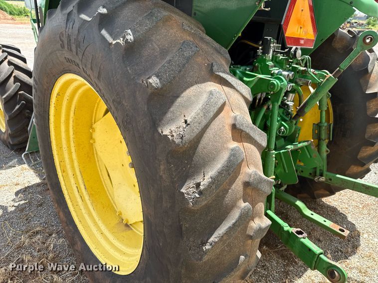 image for item EJ4610 2011 John Deere 7230 MFWD tractor