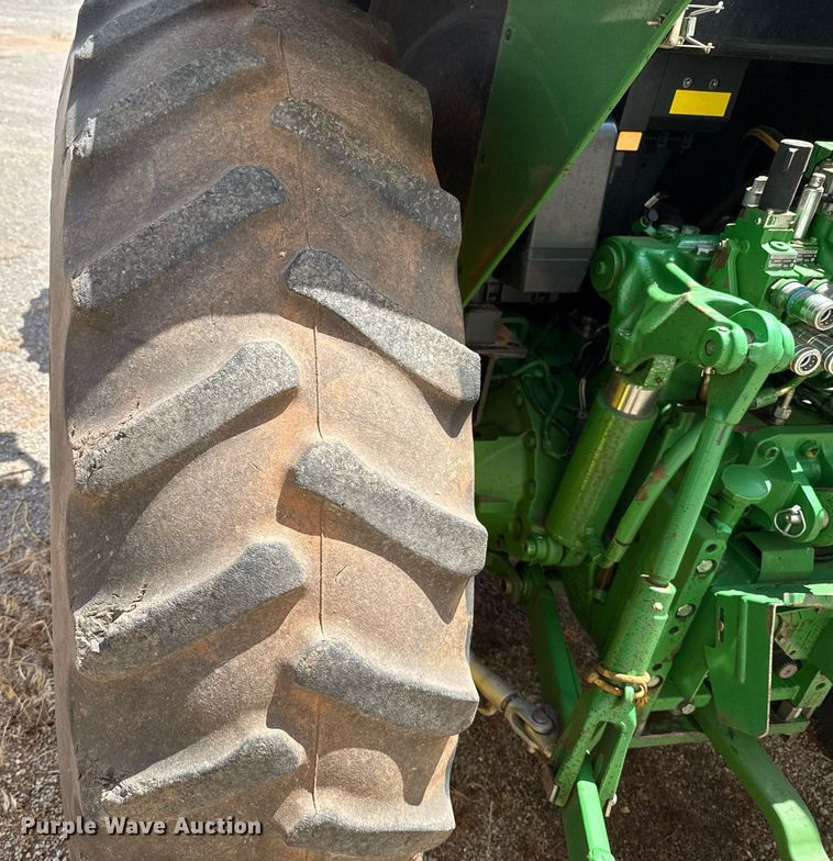 image for item EJ4610 2011 John Deere 7230 MFWD tractor