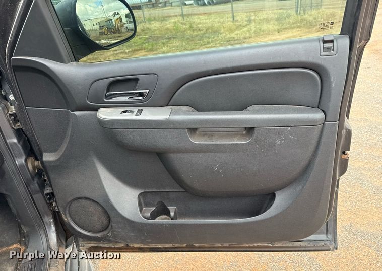 image for item EJ4611 2011 Chevrolet Tahoe Police SUV