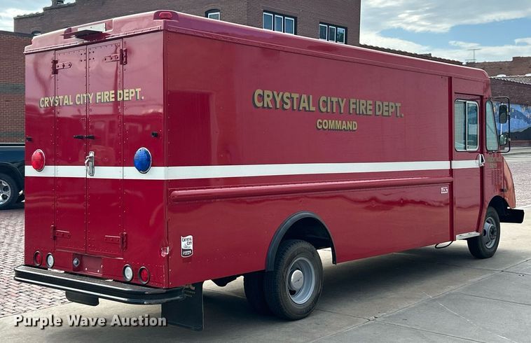 image for item EK8121 1998 Chevrolet P Series delivery truck