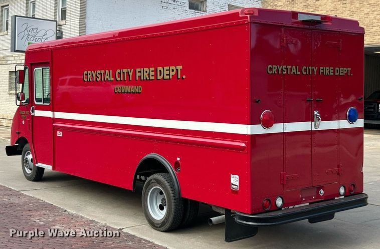 image for item EK8121 1998 Chevrolet P Series delivery truck