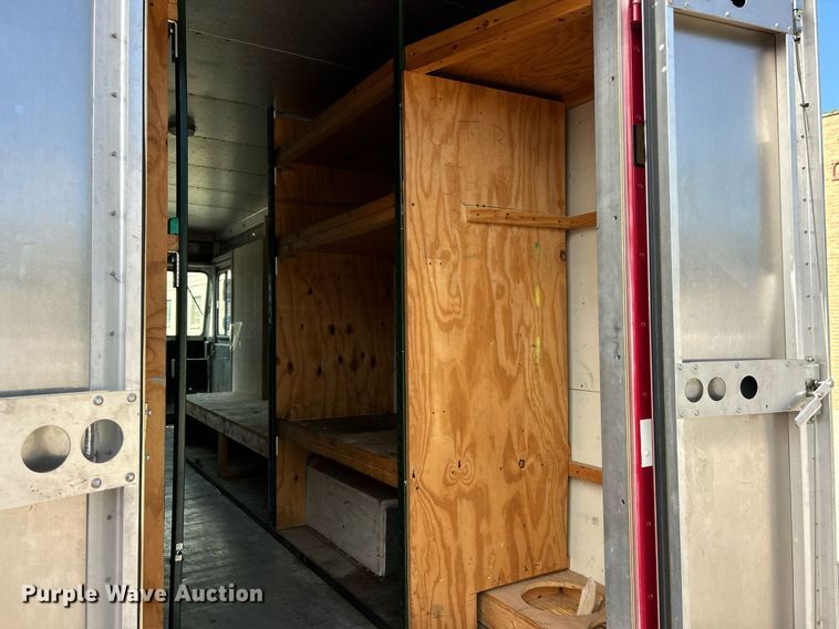 image for item EK8121 1998 Chevrolet P Series delivery truck