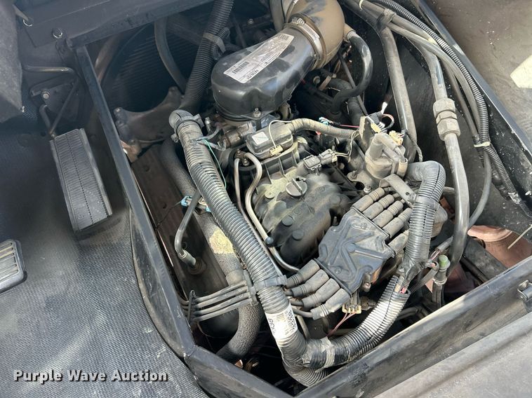 image for item EK8121 1998 Chevrolet P Series delivery truck