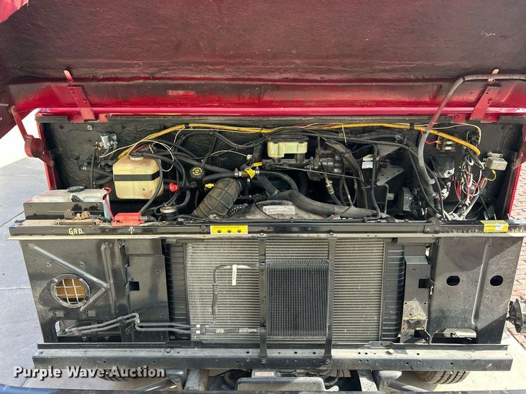 image for item EK8121 1998 Chevrolet P Series delivery truck