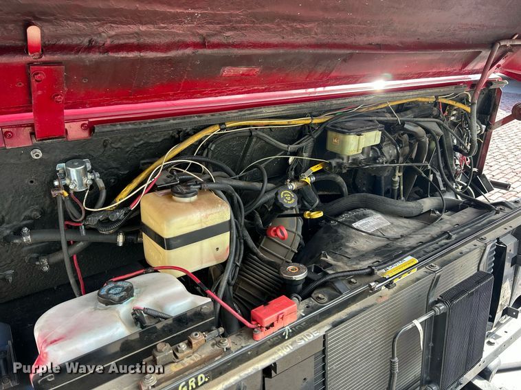 image for item EK8121 1998 Chevrolet P Series delivery truck