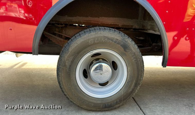 image for item EK8121 1998 Chevrolet P Series delivery truck