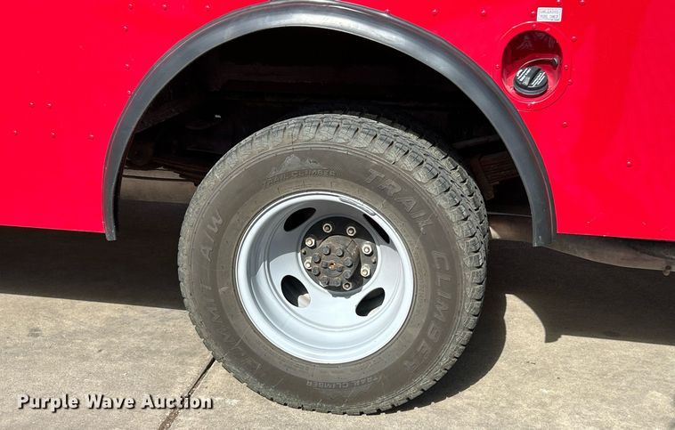 image for item EK8121 1998 Chevrolet P Series delivery truck