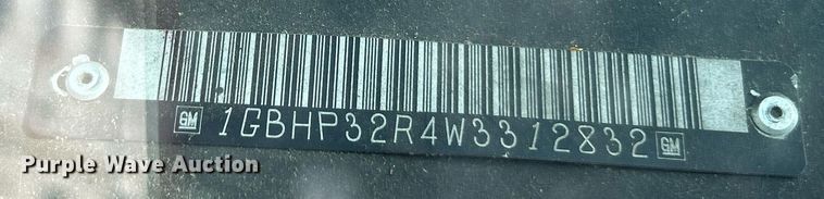 image for item EK8121 1998 Chevrolet P Series delivery truck