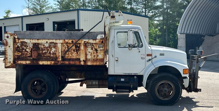 image for item EK8123 1999 International 4900 dump truck