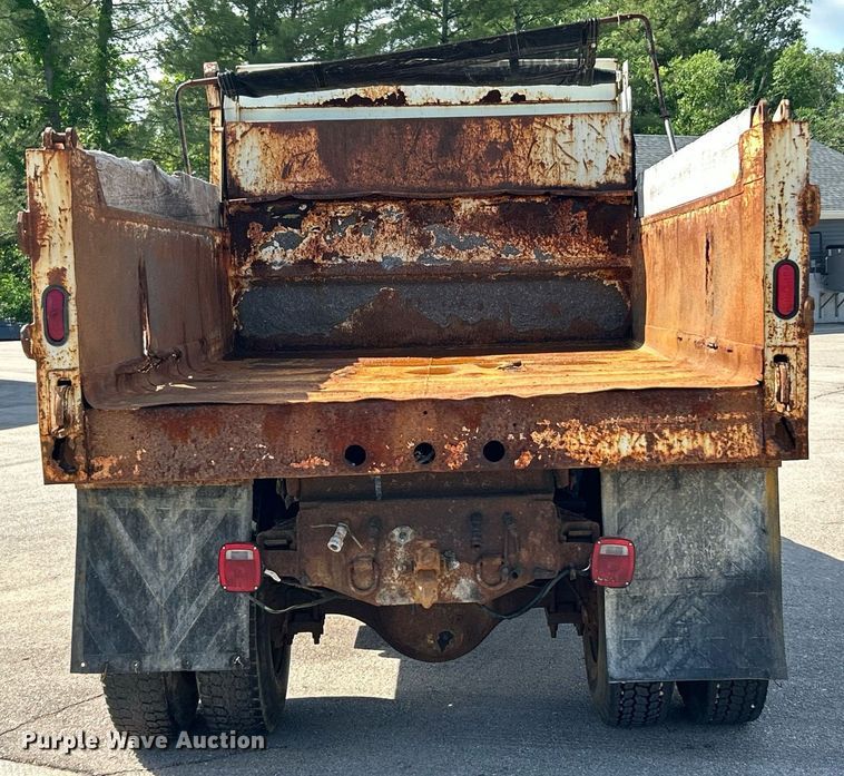 image for item EK8123 1999 International 4900 dump truck